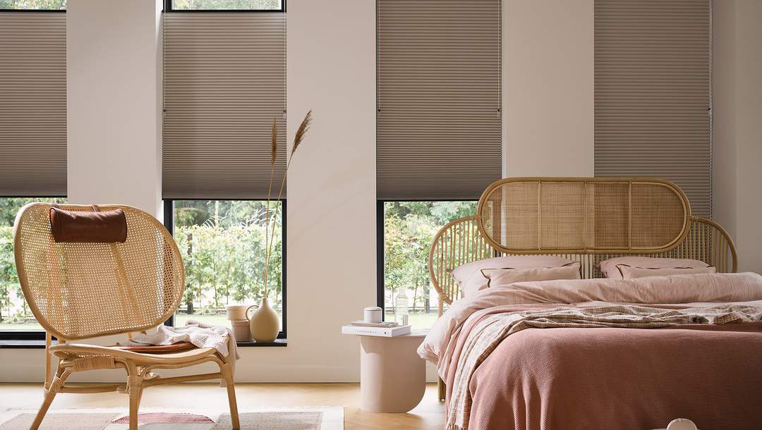 Room darkening fabrics - Duette® shades