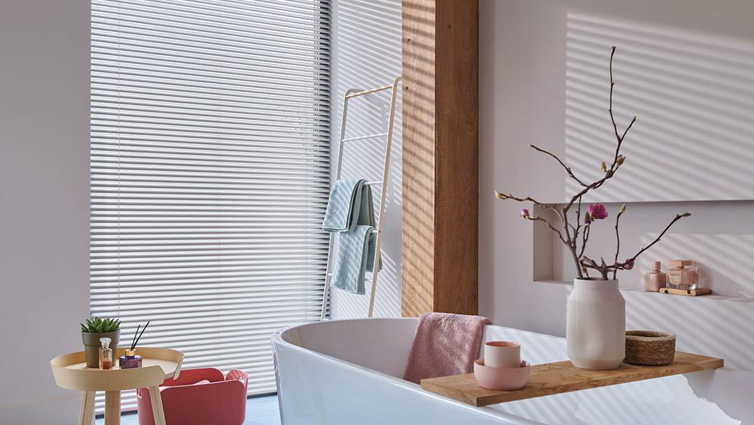 venetian blinds white bathroom