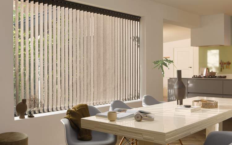 Venetian vertical blinds