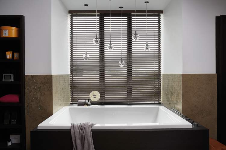 How To Choose The Perfect Bathroom Blinds