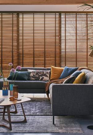 Wood venetian blinds