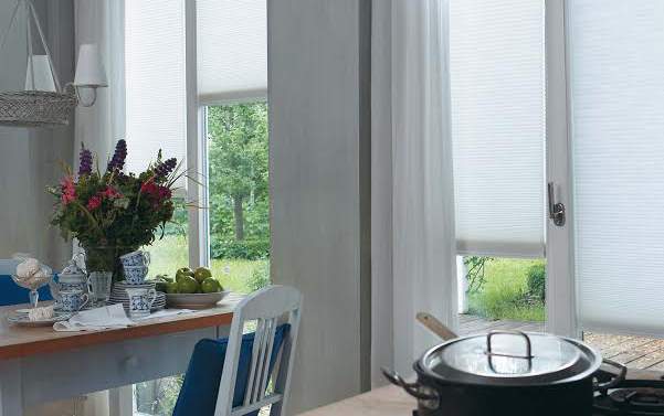 Country kitchen white blinds